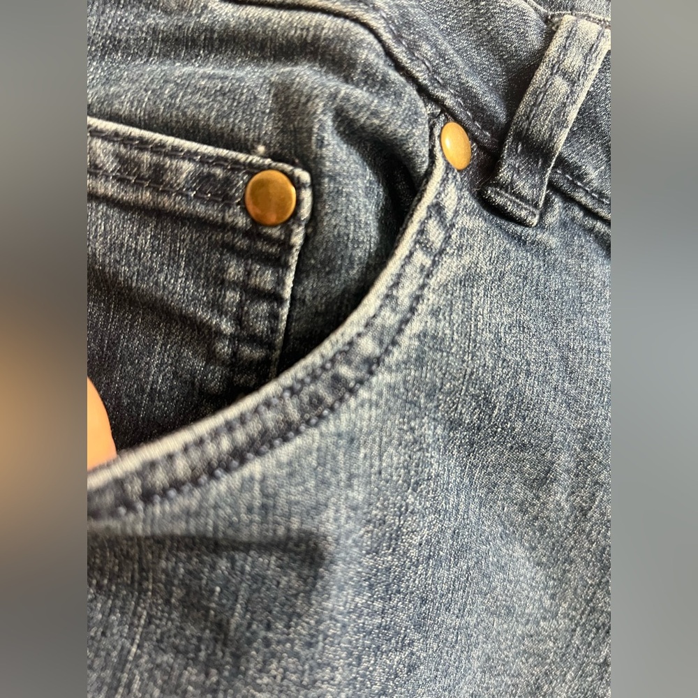 Woman’s Denim Skirt - Picture 5 of 5
